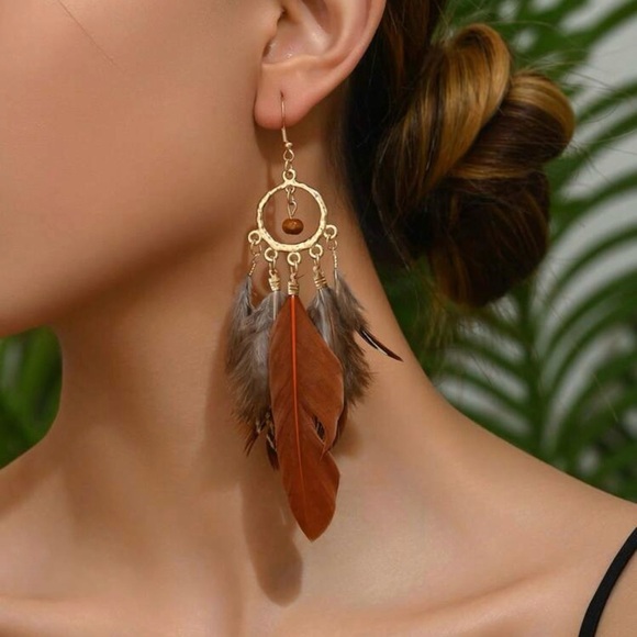 Elegant Feather Drop Earrings in Gold and Brown - Picture 2 of 4